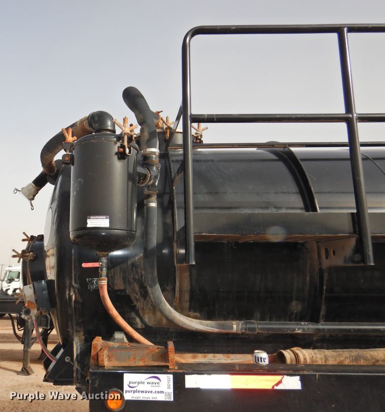 image for item DG1537 2014 Troxell vacuum trailer