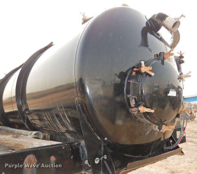 image for item DG1537 2014 Troxell vacuum trailer