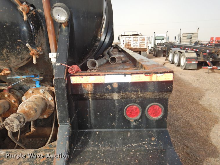 image for item DG1537 2014 Troxell vacuum trailer