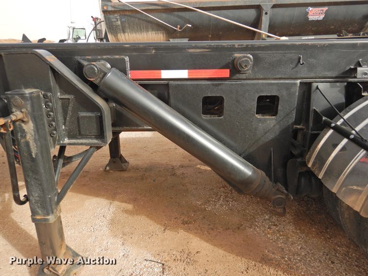 image for item DG1538 2013 Dragon roll-off container trailer