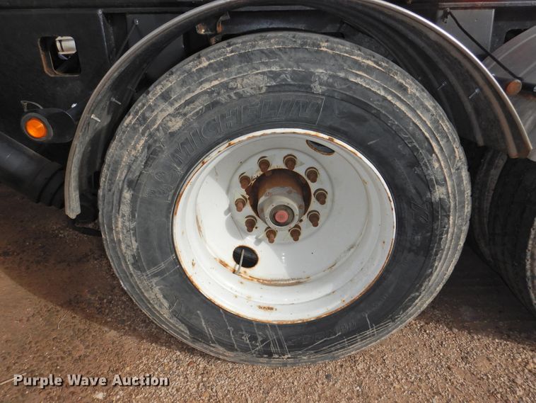 image for item DG1538 2013 Dragon roll-off container trailer