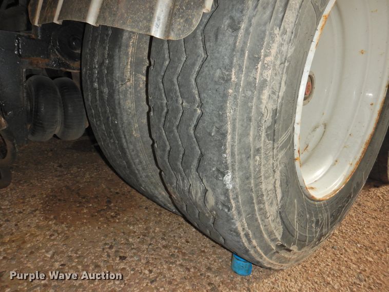 image for item DG1538 2013 Dragon roll-off container trailer