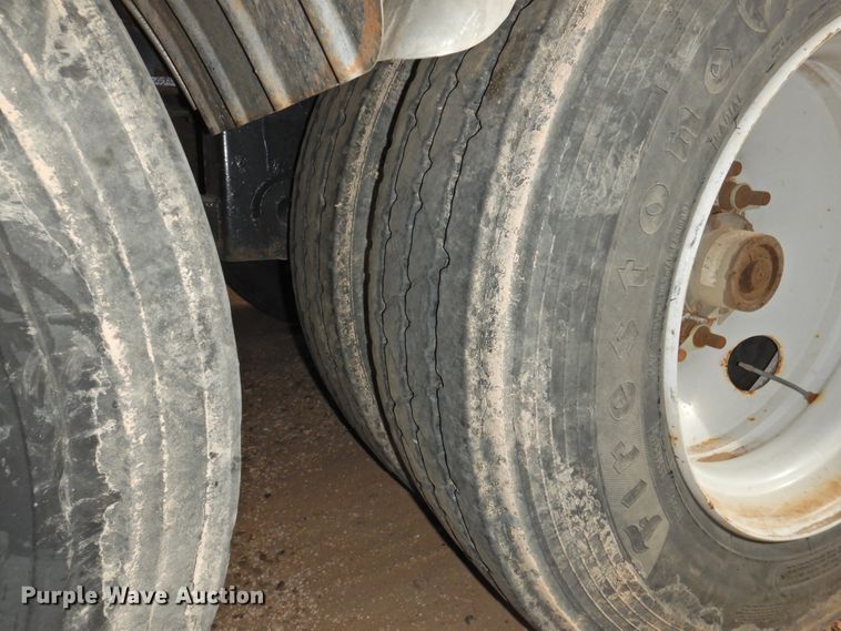 image for item DG1538 2013 Dragon roll-off container trailer