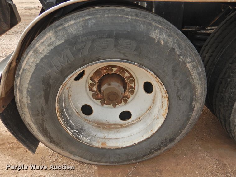 image for item DG1538 2013 Dragon roll-off container trailer