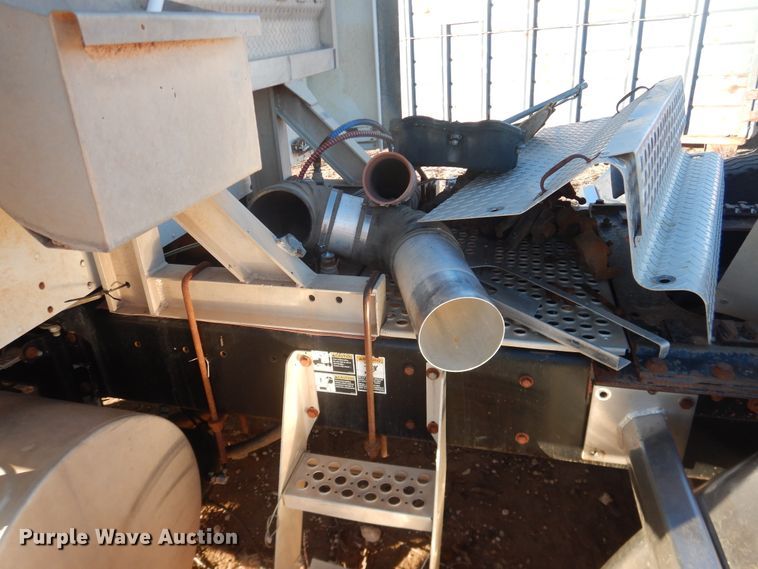 image for item DG1541 2000 Kenworth W900  semi truck