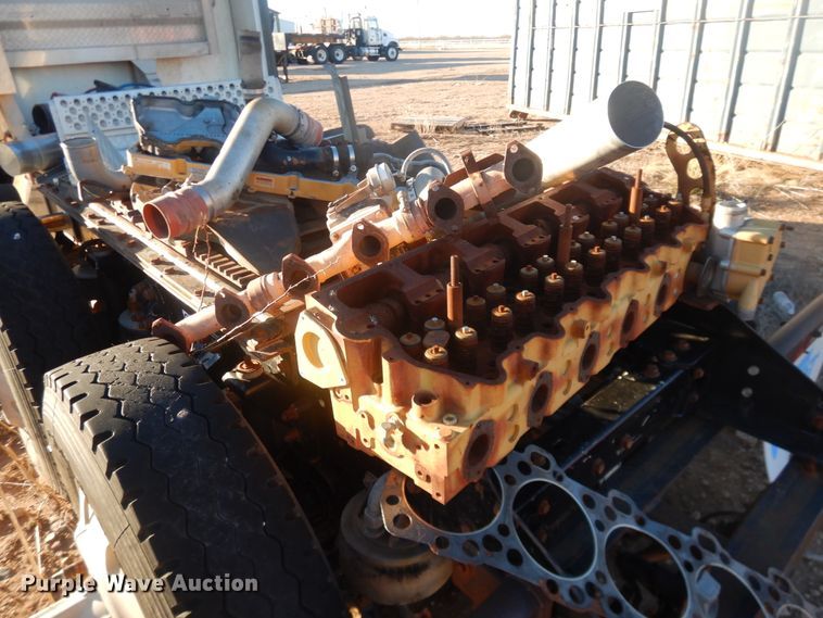 image for item DG1541 2000 Kenworth W900  semi truck