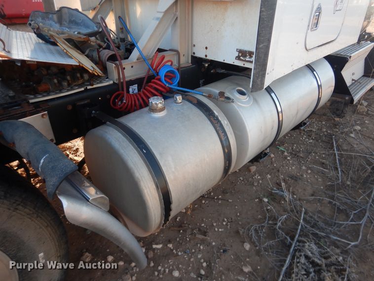 image for item DG1541 2000 Kenworth W900  semi truck