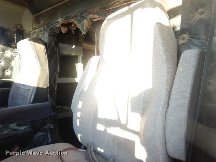 image for item DG1541 2000 Kenworth W900  semi truck