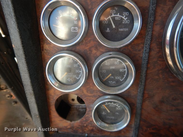 image for item DG1541 2000 Kenworth W900  semi truck