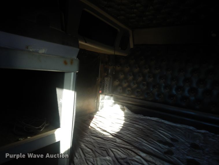 image for item DG1541 2000 Kenworth W900  semi truck