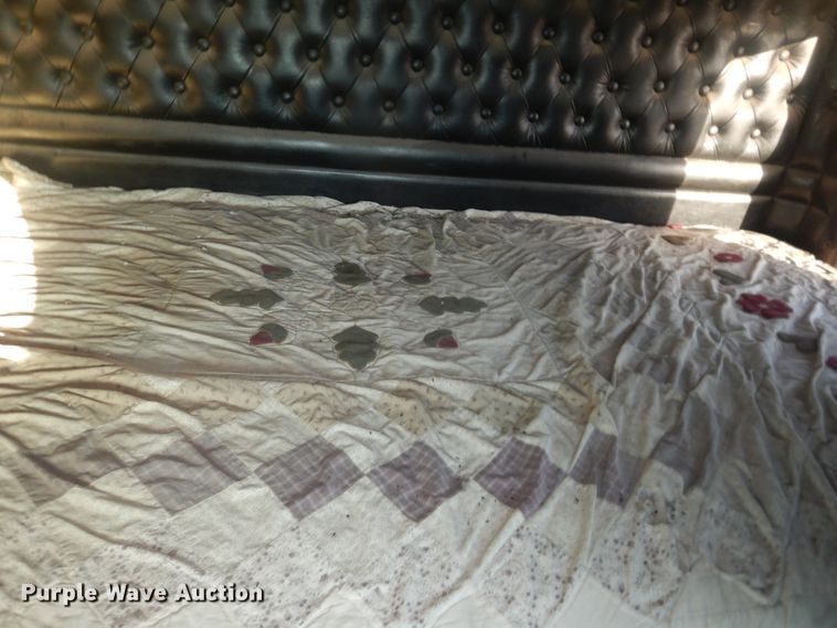 image for item DG1541 2000 Kenworth W900  semi truck