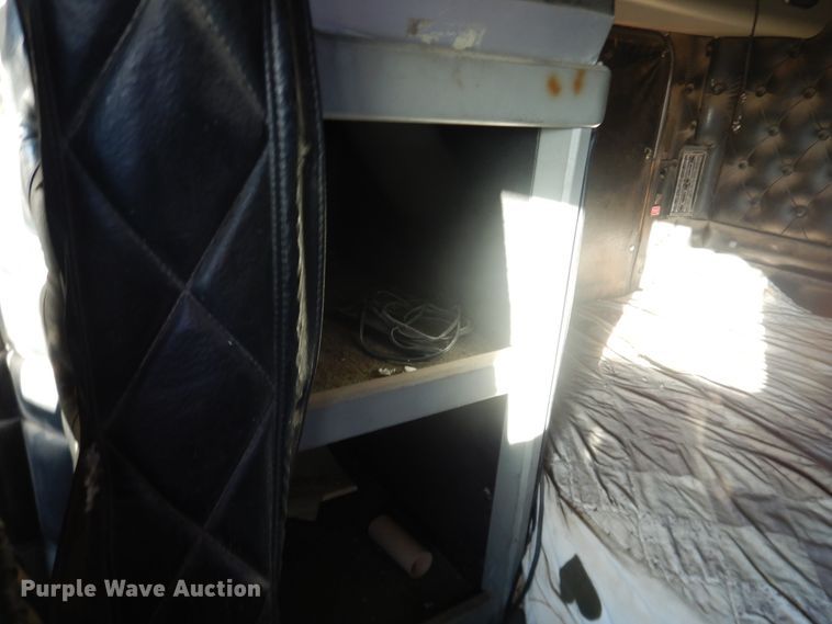 image for item DG1541 2000 Kenworth W900  semi truck