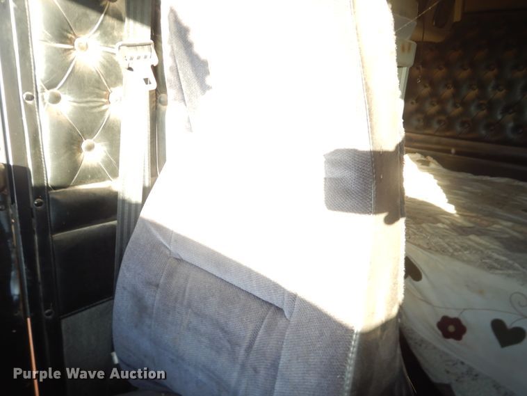 image for item DG1541 2000 Kenworth W900  semi truck