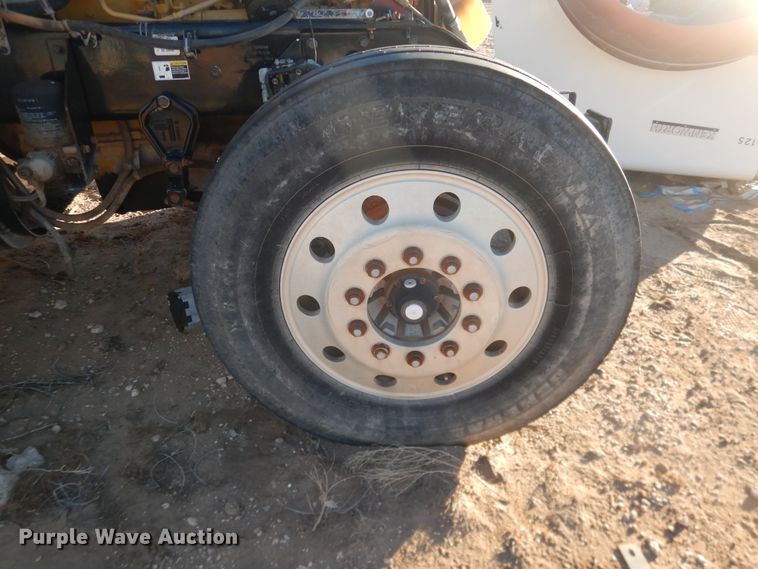 image for item DG1541 2000 Kenworth W900  semi truck