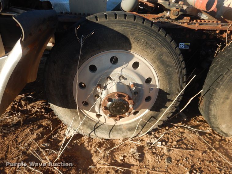 image for item DG1541 2000 Kenworth W900  semi truck