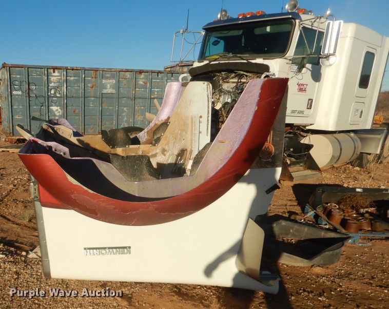 image for item DG1541 2000 Kenworth W900  semi truck