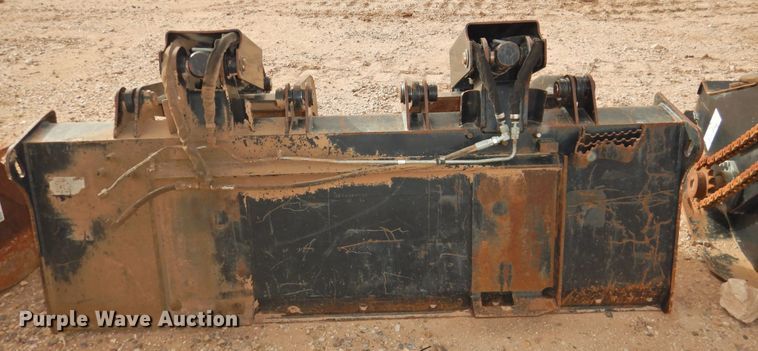 image for item DG1573 Caterpillar skid steer grapple bucket