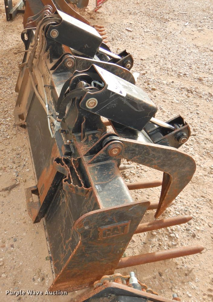 image for item DG1573 Caterpillar skid steer grapple bucket