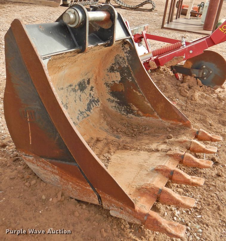 image for item DG1574 Caterpillar 36"W backhoe bucket