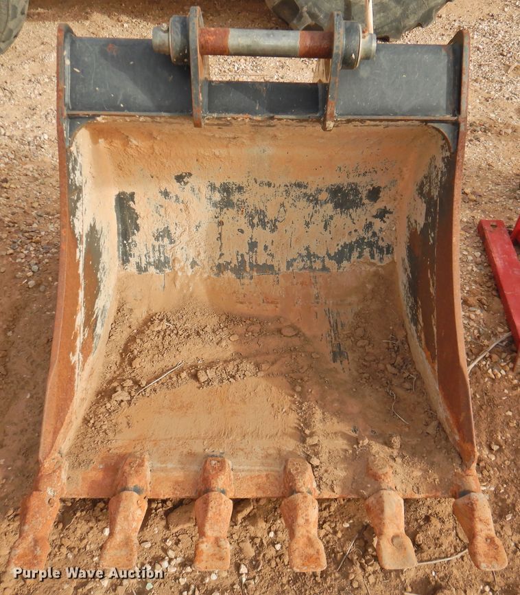 image for item DG1574 Caterpillar 36"W backhoe bucket