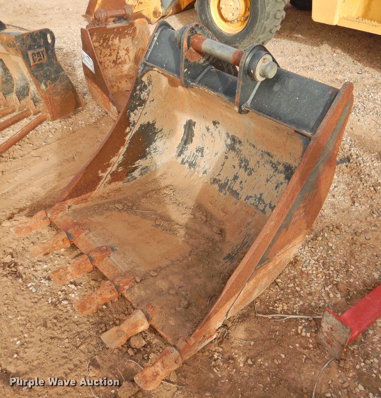 image for item DG1574 Caterpillar 36"W backhoe bucket