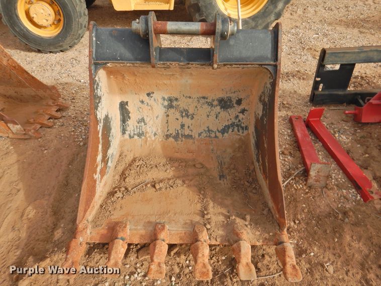 image for item DG1574 Caterpillar 36"W backhoe bucket