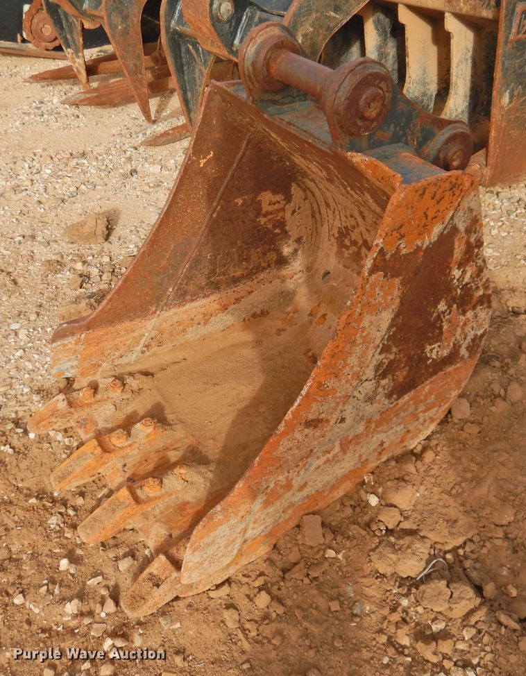 image for item DG1579 Caterpillar 18"W backhoe bucket