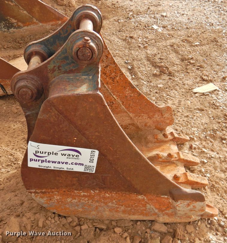 image for item DG1579 Caterpillar 18"W backhoe bucket