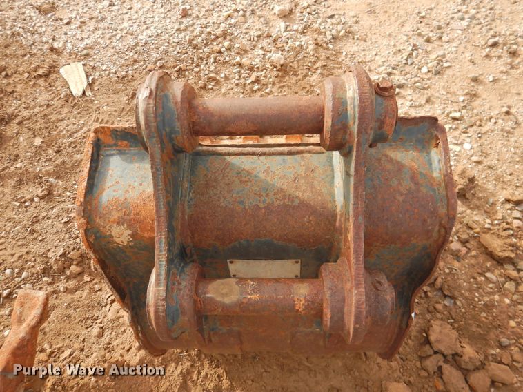 image for item DG1579 Caterpillar 18"W backhoe bucket