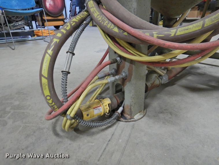 image for item HN9022 2013 Clemco 2020 sand blaster