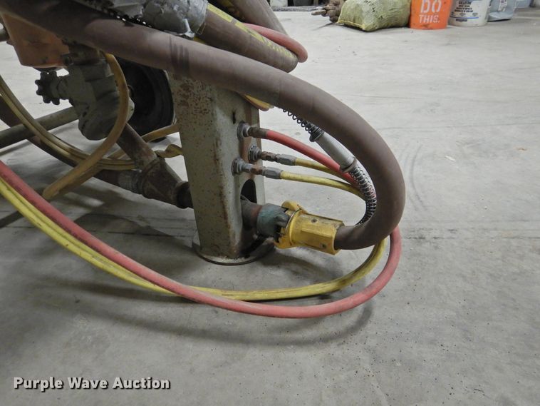 image for item HN9022 2013 Clemco 2020 sand blaster