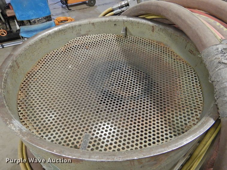 image for item HN9022 2013 Clemco 2020 sand blaster