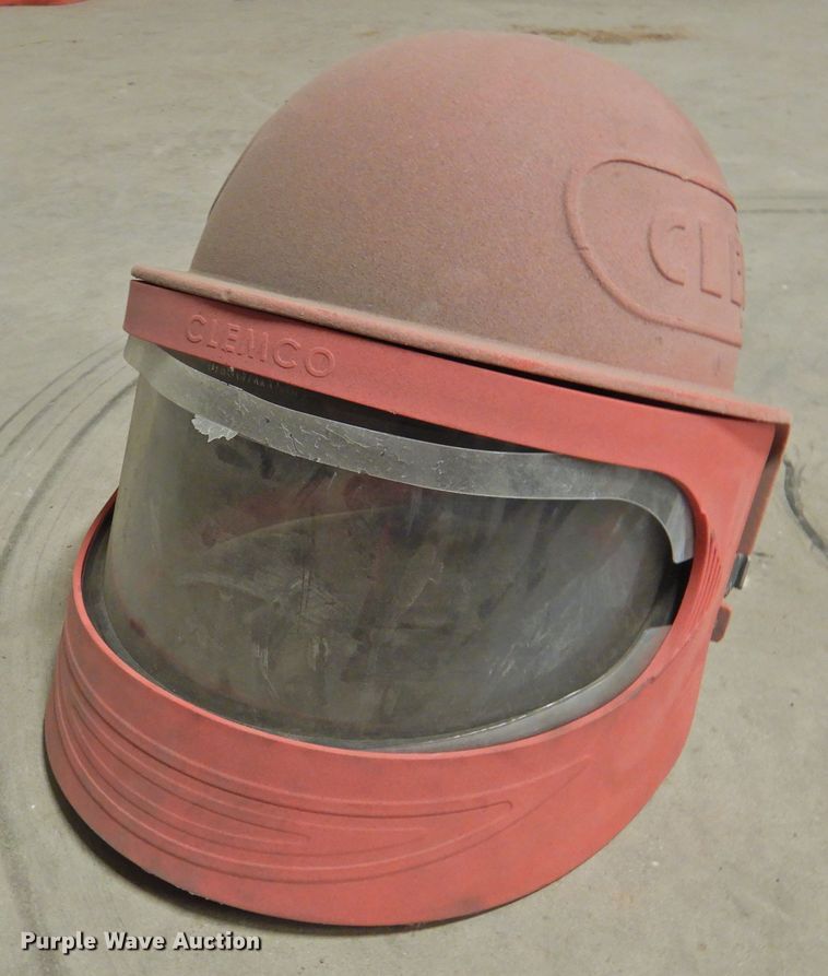 image for item HN9022 2013 Clemco 2020 sand blaster