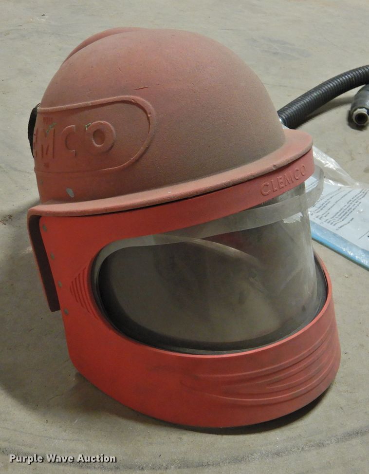 image for item HN9022 2013 Clemco 2020 sand blaster