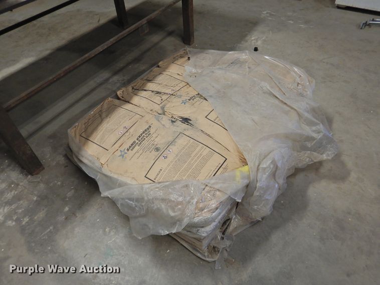 image for item HN9022 2013 Clemco 2020 sand blaster