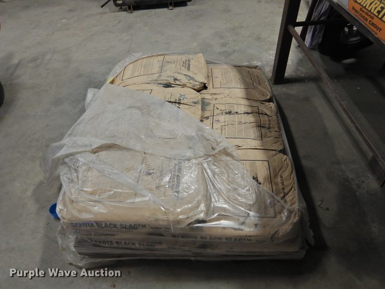 image for item HN9022 2013 Clemco 2020 sand blaster