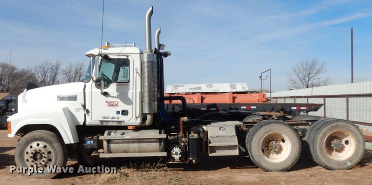 image for item HN9042 2007 Mack CHN  semi truck with vacuum pump