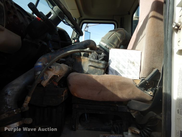 image for item HN9042 2007 Mack CHN  semi truck with vacuum pump