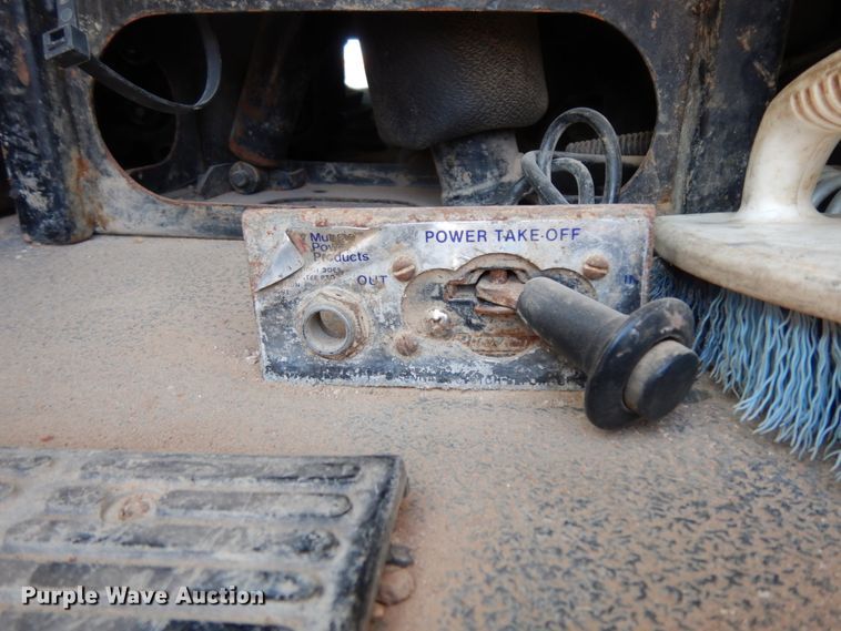 image for item HN9042 2007 Mack CHN  semi truck with vacuum pump