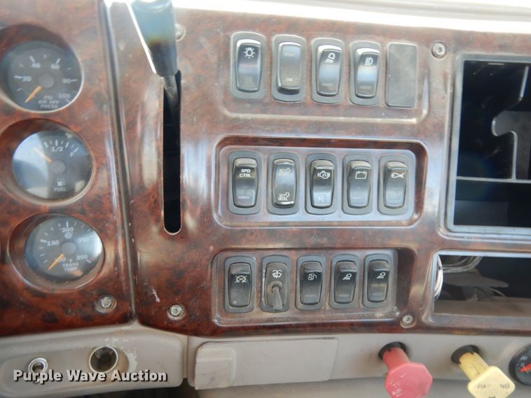 image for item HN9042 2007 Mack CHN  semi truck with vacuum pump