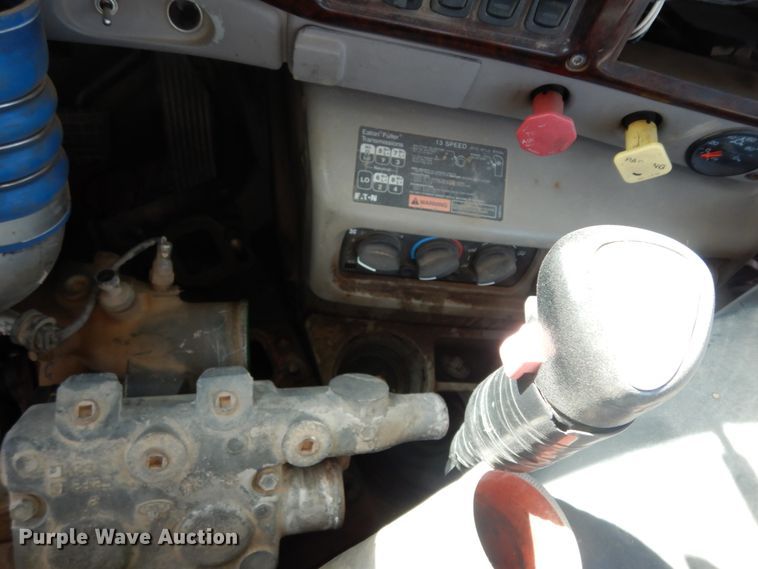 image for item HN9042 2007 Mack CHN  semi truck with vacuum pump