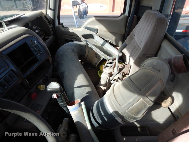 image for item HN9042 2007 Mack CHN  semi truck with vacuum pump