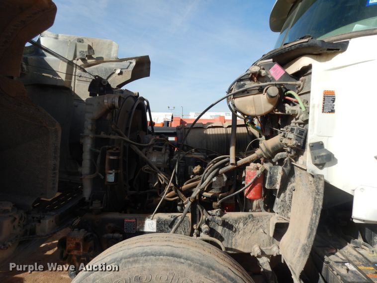 image for item HN9042 2007 Mack CHN  semi truck with vacuum pump