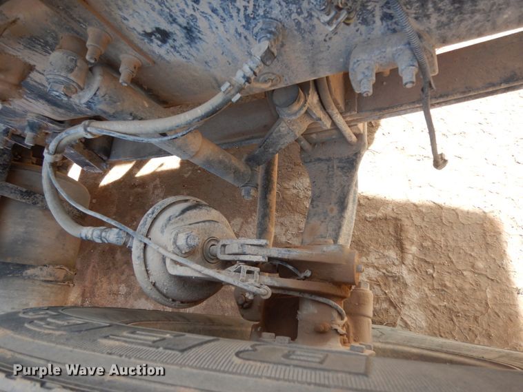 image for item HN9042 2007 Mack CHN  semi truck with vacuum pump