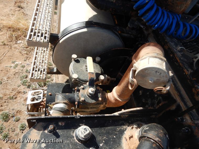 image for item HN9042 2007 Mack CHN  semi truck with vacuum pump