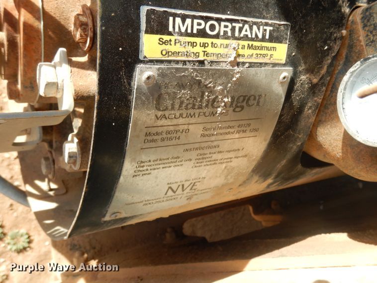 image for item HN9042 2007 Mack CHN  semi truck with vacuum pump