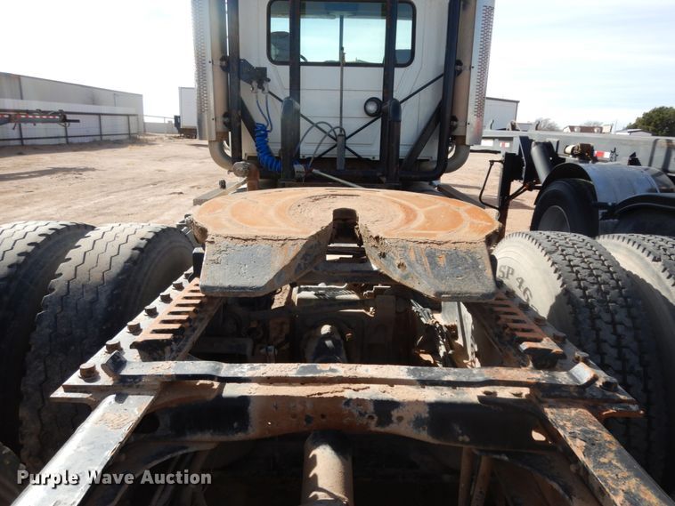 image for item HN9042 2007 Mack CHN  semi truck with vacuum pump