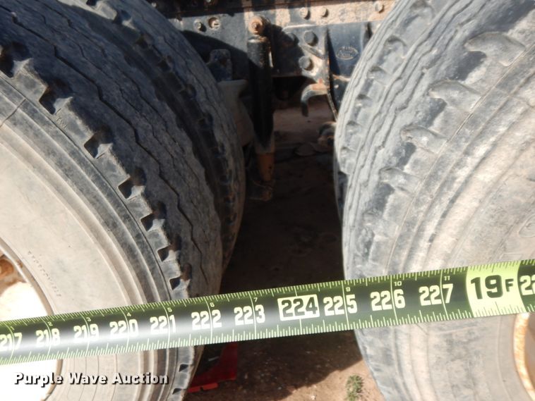 image for item HN9042 2007 Mack CHN  semi truck with vacuum pump