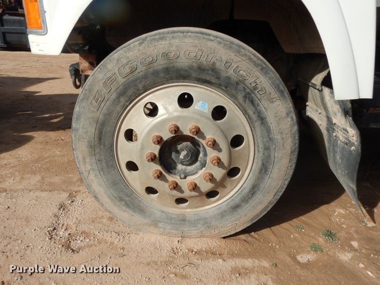 image for item HN9042 2007 Mack CHN  semi truck with vacuum pump