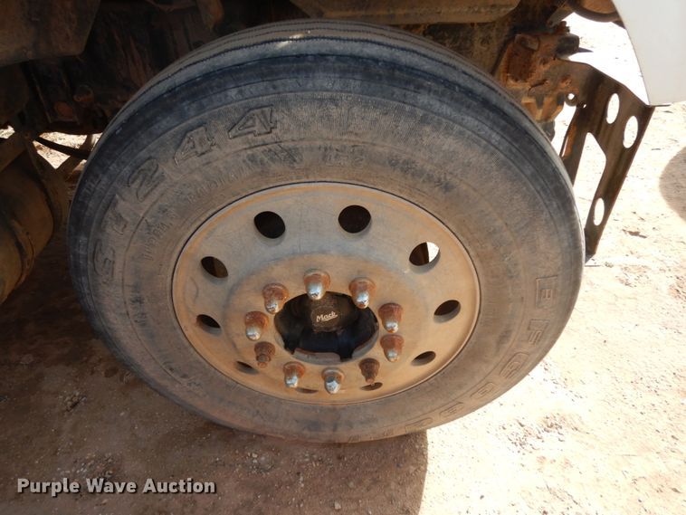 image for item HN9042 2007 Mack CHN  semi truck with vacuum pump